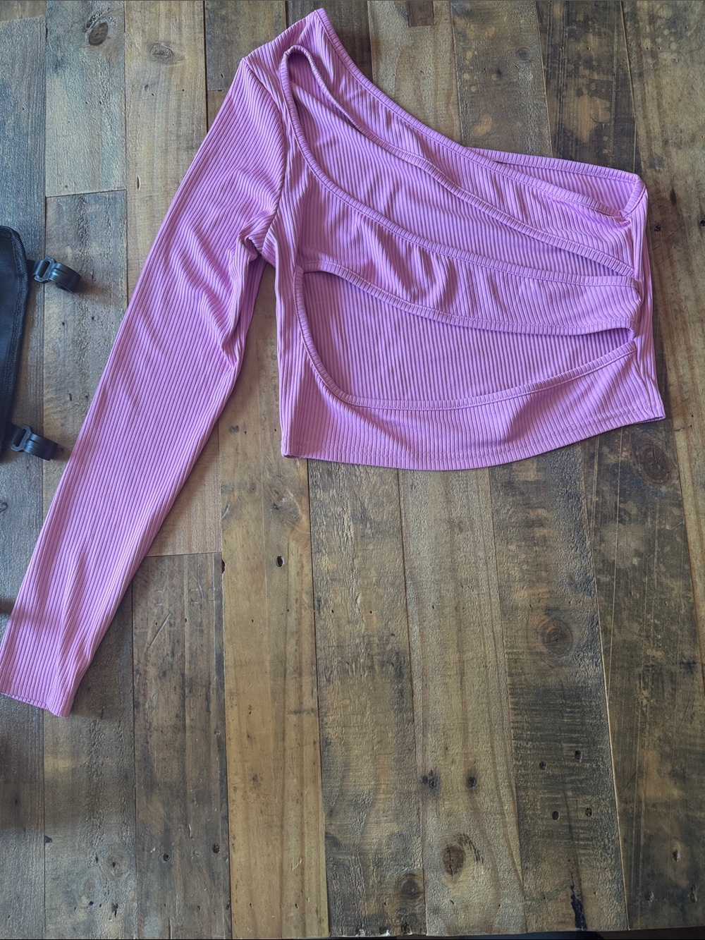 Pink Ribbed One-Shoulder Crop Top with cutout back - Picture 2 of 2